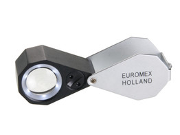TRIPLET MAGNIFIER 15X WITH LED ILLUMINATION