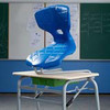 b Kunststoff-Schulerstuhl Z-Form /b 