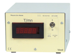 Speed display unit for a revolving machine equipped with an encoder 10
